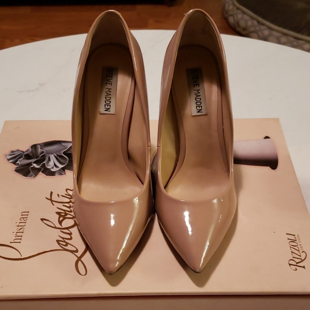 Steve Madden Blush Daisie Pumps